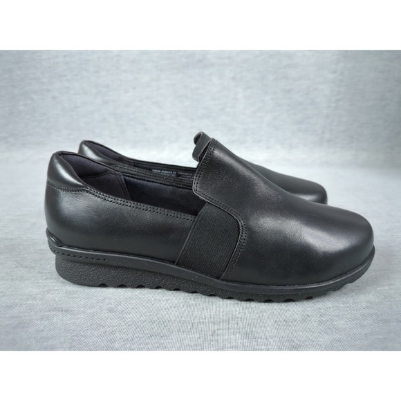 Aravon Josie Slipon Flats - Picture 4 of 15